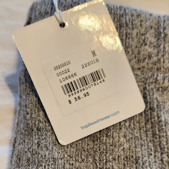 Two piece, buttery material, Grey lounge wear, size medium - Picture 7 of 8